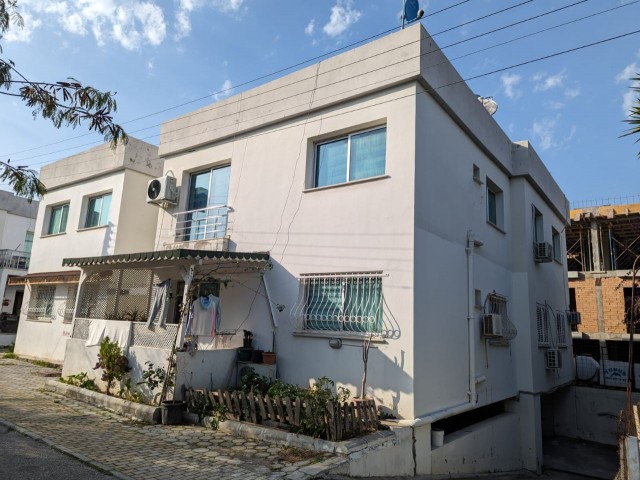 IN GIRNE TURK DISTRICT, SUITABLE FOR BOTH INVESTMENT AND USE, TURKISH KOÇANLI, 2+1, 70 SQUARE METER SIZE, GROUND FLOOR FLAT