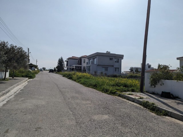 LAND IN KYRENIA BOSPHORUS, CLOSE TO NICOSIA-GIRNE MAIN ROAD, 525 SQUARE METERS SIZE, 35% IN TOTAL AND TWO FLOOR RESIDENTIAL PERMIT, READY FOR DEVELOPMENT