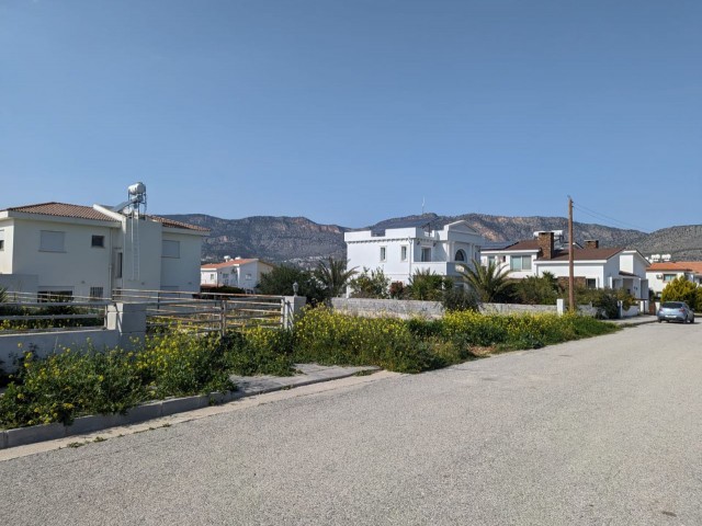 LAND IN KYRENIA BOSPHORUS, CLOSE TO NICOSIA-GIRNE MAIN ROAD, 525 SQUARE METERS SIZE, 35% IN TOTAL AND TWO FLOOR RESIDENTIAL PERMIT, READY FOR DEVELOPMENT