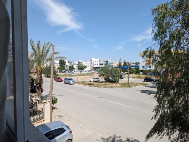 IN YENIKENT, TÜRK KOÇANLI, VERY CLOSE TO MUNICIPALITY BOULVARI AND IN A VERY GOOD LOCATION, 3+1, 1ST FLOOR ABOVE GROUND (MEDIUM FLOOR), 135 SQUARE METERS, VERY EASY TO ACCESS, WELL MAINTAINED FLAT