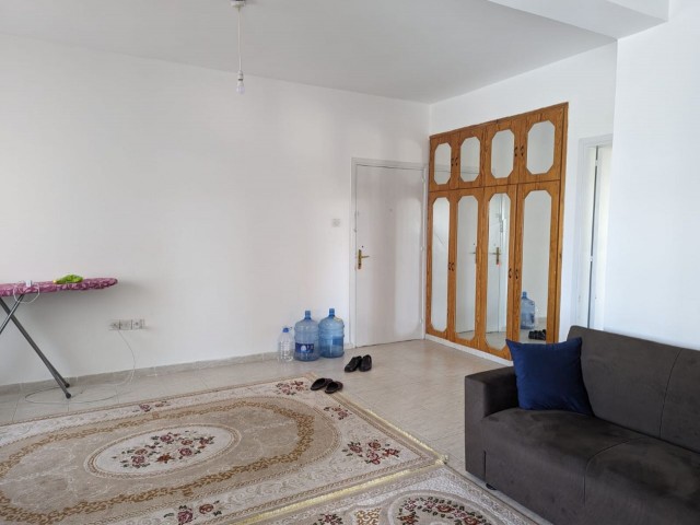 IN YENIKENT, TÜRK KOÇANLI, VERY CLOSE TO MUNICIPALITY BOULVARI AND IN A VERY GOOD LOCATION, 3+1, 1ST FLOOR ABOVE GROUND (MEDIUM FLOOR), 135 SQUARE METERS, VERY EASY TO ACCESS, WELL MAINTAINED FLAT