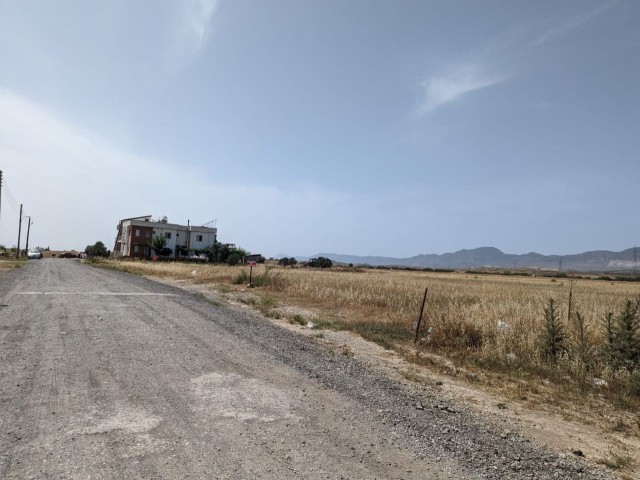 INVESTMENT LAND OF 632 SQUARE METERS IN HASPOLAT, IN THE NORTHERN REGION OF THE VILLAGE, LOCATED CLOSE TO CYPRUS INTERNATIONAL UNIVERSITY, SUITABLE FOR THE CONSTRUCTION OF 8 FLATS.