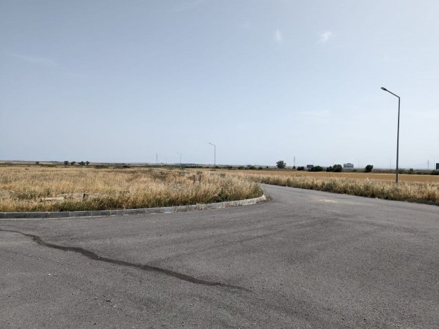 IN BALIKESİR, 5 MINUTES TO ERCAN AIRPORT. LANDS FOR SALE IN A VERY GOOD LOCATION, PARCELATION COMPLETED, ROADS, WATER AND ELECTRICITY READY, AVERAGE SIZE OF 700 SQUARE METERS