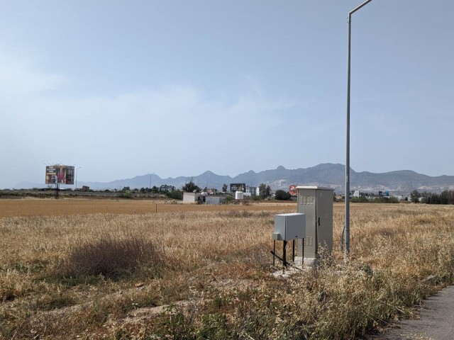 IN BALIKESİR, 5 MINUTES TO ERCAN AIRPORT. LANDS FOR SALE IN A VERY GOOD LOCATION, PARCELATION COMPLETED, ROADS, WATER AND ELECTRICITY READY, AVERAGE SIZE OF 700 SQUARE METERS