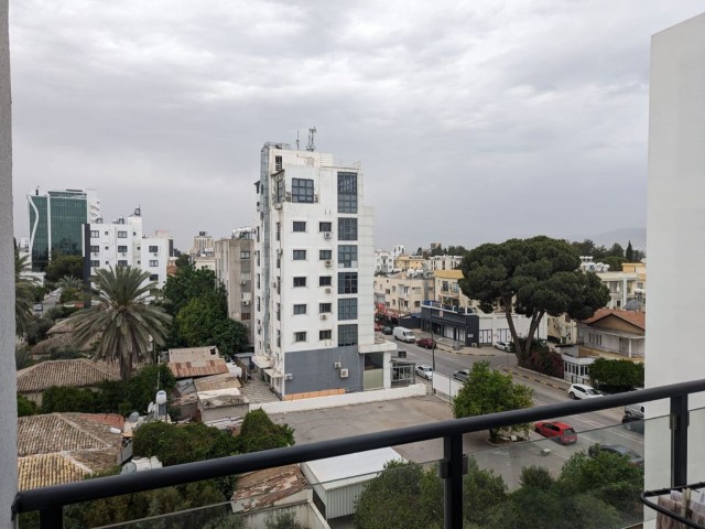IN NICOSIA YENISEHİR, 3+1, IN A VERY GOOD AND CENTRAL LOCATION, CLOSE TO THE BUS TERMINAL, MINISTRIES, DEREBOY, SHOPPING AND SOCIAL LIFE AREAS, 120 SQUARE METERS, FULLY FURNISHED INCLUDING WHITE GOODS AND FURNITURE, BOTH USE AND INVESTMENT FOR RENTAL PURPOSES CONVENIENT, WITH BALCONY AND ELEVATOR, B