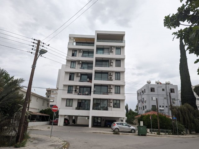 IN NICOSIA YENISEHİR, 3+1, IN A VERY GOOD AND CENTRAL LOCATION, CLOSE TO THE BUS TERMINAL, MINISTRIES, DEREBOY, SHOPPING AND SOCIAL LIFE AREAS, 120 SQUARE METERS, FULLY FURNISHED I