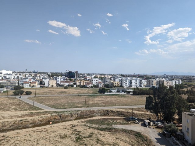 IN NICOSIA ORTAKÖY, TÜRK KOÇANLI, 3+1, LEHRERWOHNUNG IN DER NÄHE DES STAATLICHEN KRANKENHAUSES, AN DER HAUPTSTRAßE UND IN SEHR GUTER LAGE, GEPFLEGTE WOHNUNG