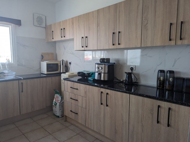 IN ORTAKÖY, LEFKOŞA, TURKISH TITLE DEED, 3+1, IN TEACHERS' APARTMENT, CLOSE TO THE STATE HOSPITAL, ON THE MAIN STREET AND IN A VERY GOOD LOCATION, WELL MAINTAINED APARTMENT