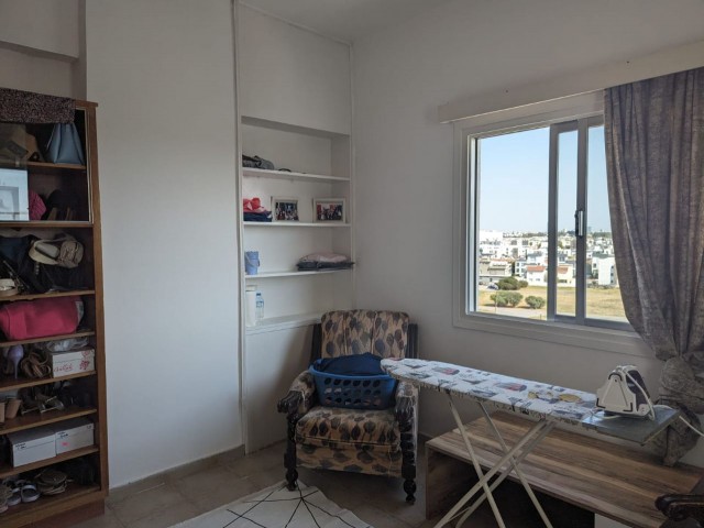 IN ORTAKÖY, LEFKOŞA, TURKISH TITLE DEED, 3+1, IN TEACHERS' APARTMENT, CLOSE TO THE STATE HOSPITAL, ON THE MAIN STREET AND IN A VERY GOOD LOCATION, WELL MAINTAINED APARTMENT