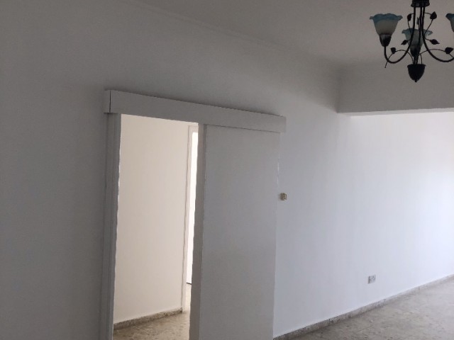 Flat To Rent in Aşağı Girne, Kyrenia