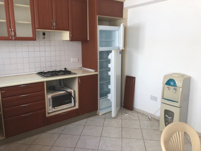 Girne Nusmar Market bölgesinde Satlık 3+1 eşyalı daire