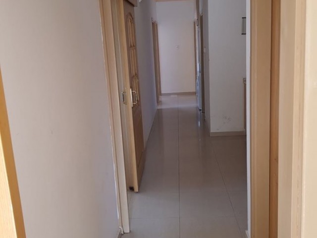 Lefkoşa K.Kaymaklı'da kiralık eşyalı 3+1 daire