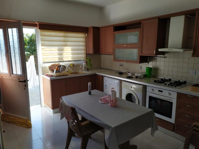 Flat To Rent in Dikmen, Kyrenia