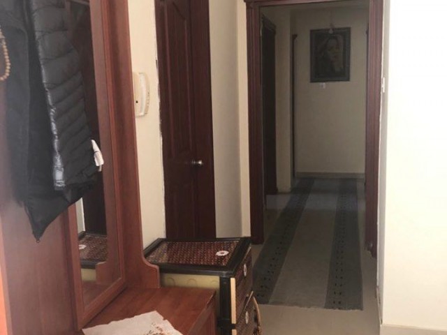 Girne Merkezde 3+1 eşyalı daire