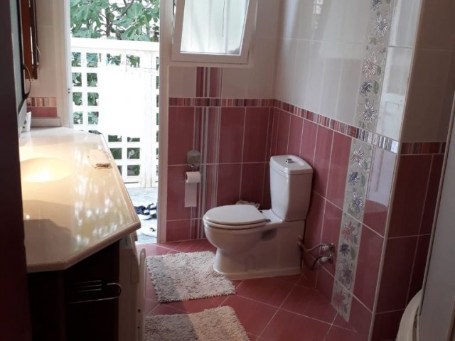 Girne Kaşgar bölgesinde, duraklara yakın kiralık 2+1 eşyalı daire