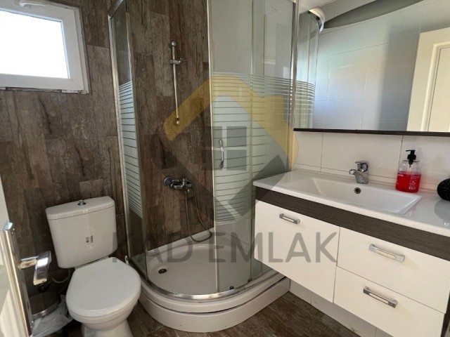 Girne Edremit Bölgesinde Ful Eşyalı Satılık Villa