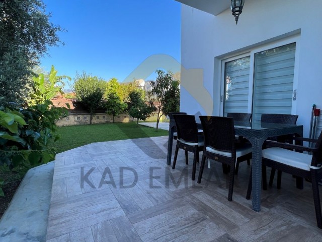 Girne Edremit Bölgesinde Ful Eşyalı Satılık Villa