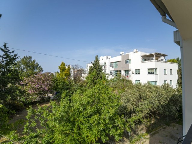 Spacious 3-bedroom apt., center of Kyrenia, sleeps 6, 5-star satisfaction rates