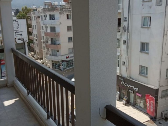 GİRNE MERKEZDE LÜX   4 +1 ,ŞÖMİNELİ,ASANSÖRLÜ DAİRE 