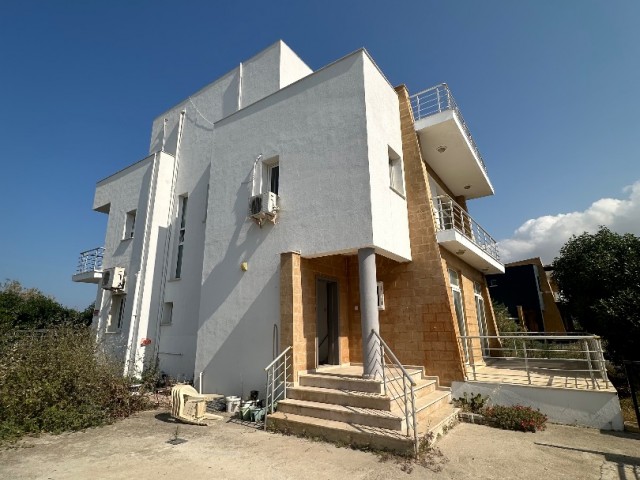 3+1 Villa (Triplex) zum Verkauf in Famagusta, Region Tuzla