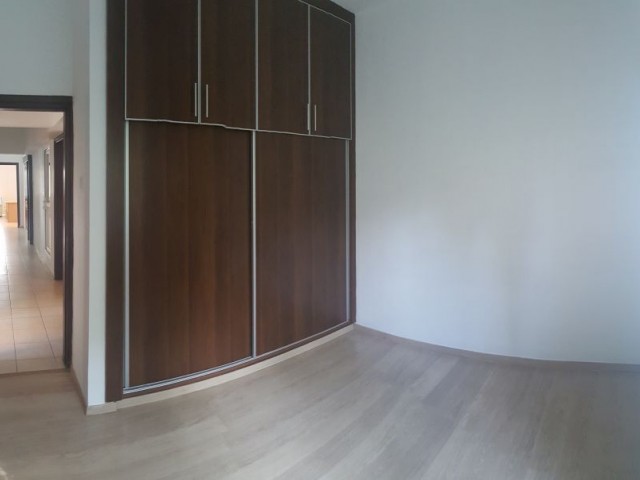 Flat To Rent in Kumsal, Nicosia