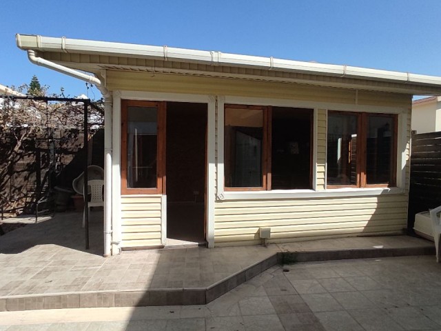 4+ 2 detached villa for sale with an auxiliary house in the Yenikent district ** 