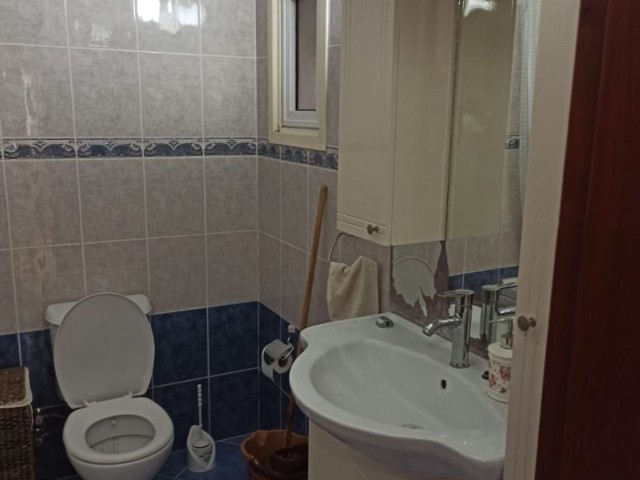 Ortaköy'de 2 Yatak odalı Kız öğrenciye Kiralık Eşyalı Daire