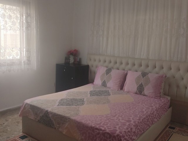 Yenikent te 3 + 1 renovierte Wohnung Zu Verkaufen ** 
