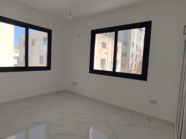 New 2+1 Flats in Yenişehir, Center of Nicosia ** 