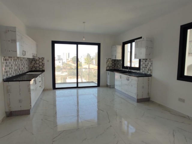 New 2+1 Flats in Yenişehir, Center of Nicosia ** 