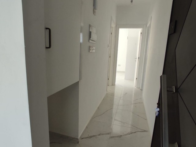 New 2+1 Flats in Yenişehir, Center of Nicosia ** 