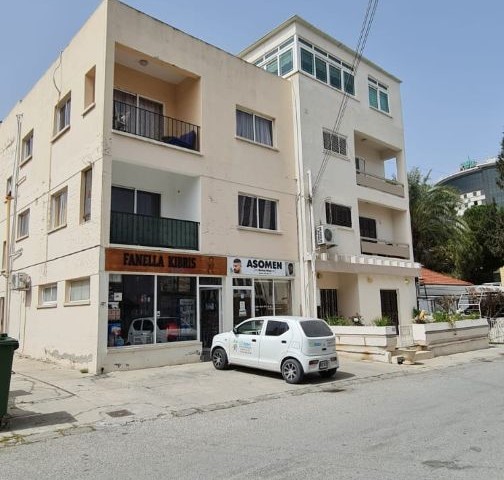 2+1 2 flats and 2 shops for sale in Kumsal ** 