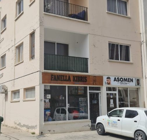 2+1 2 flats and 2 shops for sale in Kumsal ** 