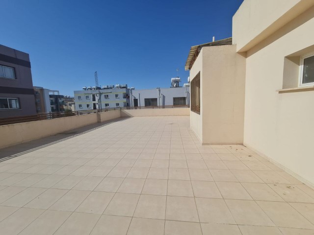 3+ 1 260 M2 Penthouse with Mitered Entrance ** 