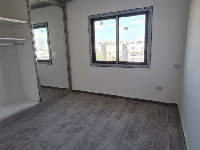 Küçük Kaymaklida Yeni Bitmiş Lüks Apartman Dairesi 