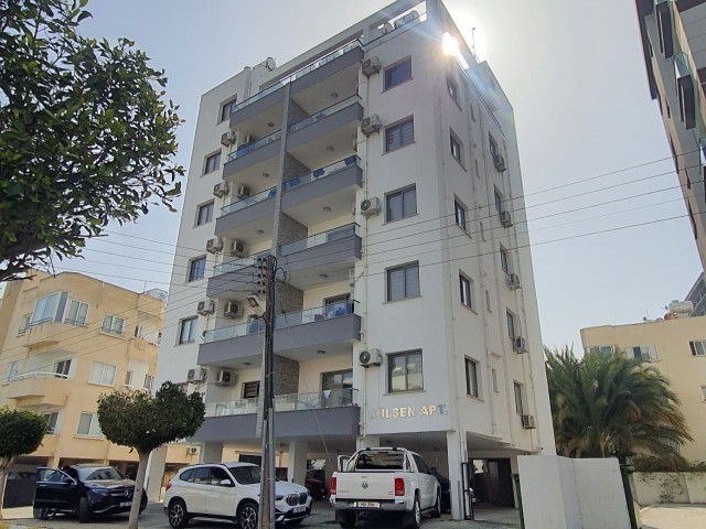 Girne merkezde, 75m2 büyüklüğünde, EŞYALI 2+1 DAİRE...  