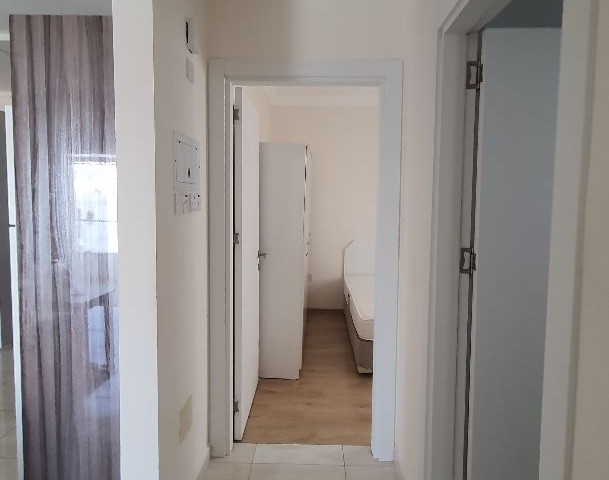 Girne merkezde, 75m2 büyüklüğünde, EŞYALI 2+1 DAİRE...  