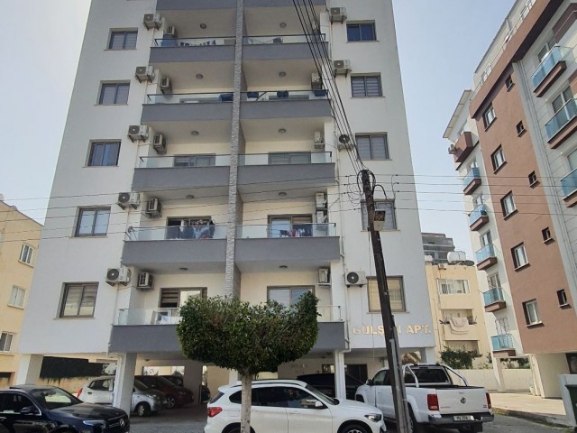 Im Zentrum von Kyrenia, 75m2, möblierte 2+1 Wohnung. . .   