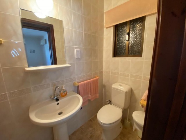 Villa mit 3+1 Gelegenheiten zum Verkauf in Bellapais, Kyrenia