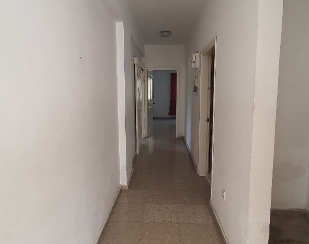 3+1 flat of 135m2 in size, within walking distance of Dereboyu...