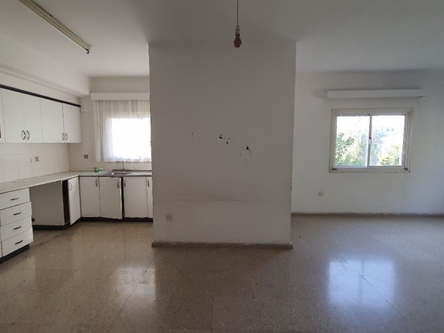 3+1 flat of 135m2 in size, within walking distance of Dereboyu...