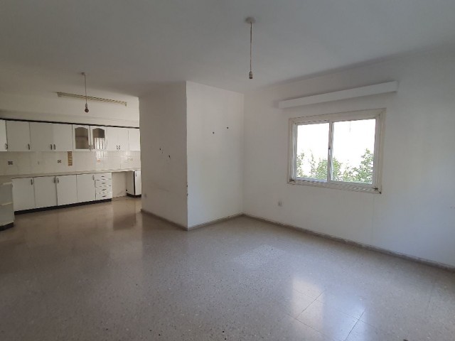 3+1 flat of 135m2 in size, within walking distance of Dereboyu...