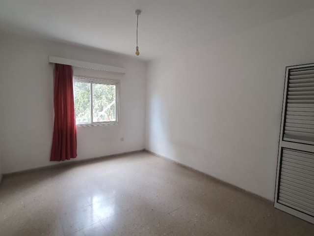 3+1 flat of 135m2 in size, within walking distance of Dereboyu...