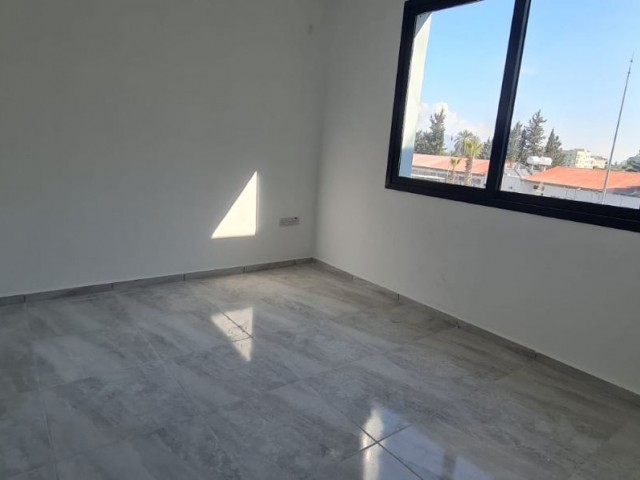 3+1 Above Ground Flat for Sale in Küçük Kaymaklı