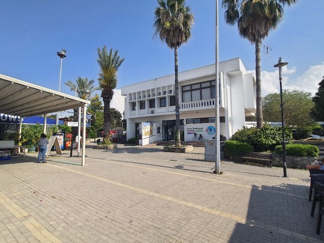 UNMÖBLIERTES 1+1 BÜRO im Zentrum von Kyrenia, 100m2 groß...