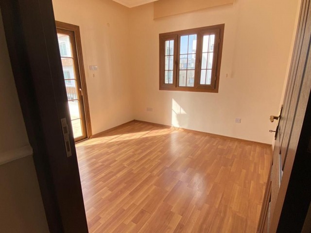 Penthouse Zu verkaufen in Yukarı Girne, Kyrenia