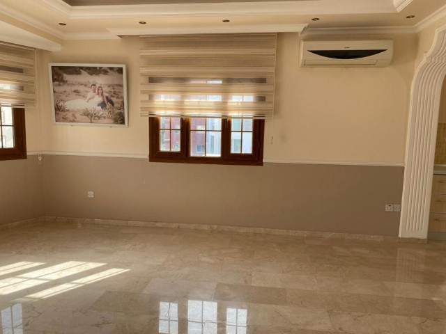 Penthouse Zu verkaufen in Yukarı Girne, Kyrenia