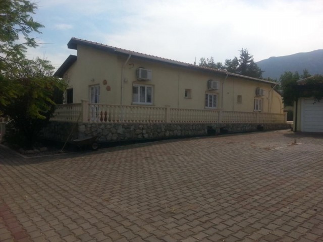 Kyrenia Edremit Villa with Pool for Sale ** 