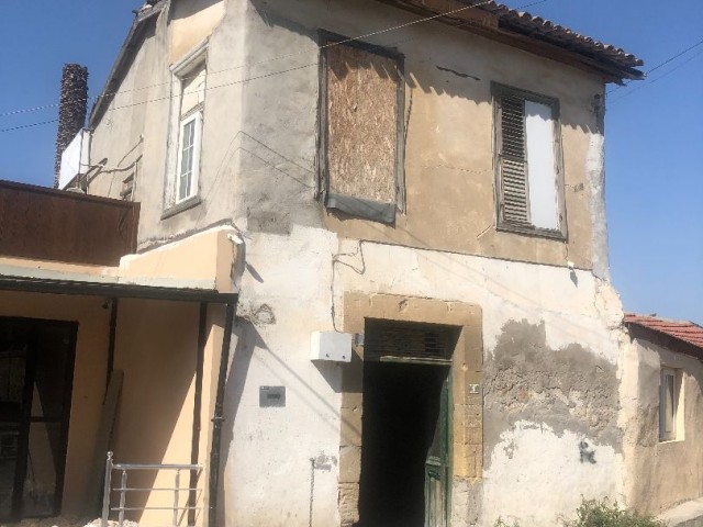 Zu verkaufen 3+1 Freistehendes Haus mit großem Garten in Nicosia Walled City 