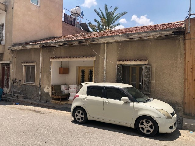 Einfamilienhaus Zu verkaufen in Lefkoşa Surlariçi, Nikosia